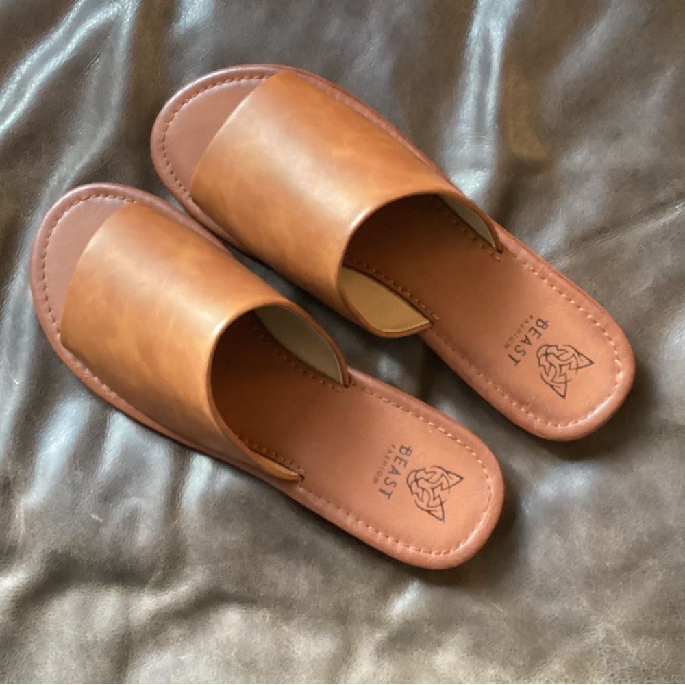 THE Beast Fashion Brown Slip On Shoes size 9 Brand New No Box